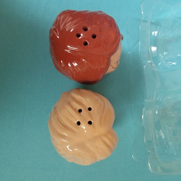 Child's Play Chucky and Tiffany Ceramic Salt and Pepper Shaker Set - Picture 3 of 9